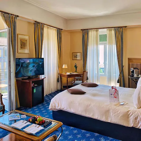 Western Mirabeau Hotel 4*