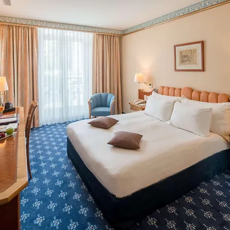Western Mirabeau 4*